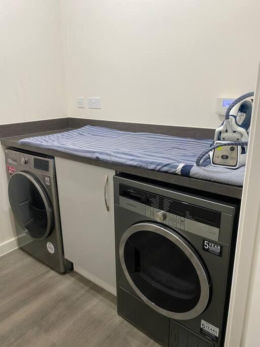 4-Room Detached Furnished Home With Parking Leicester Exteriör bild